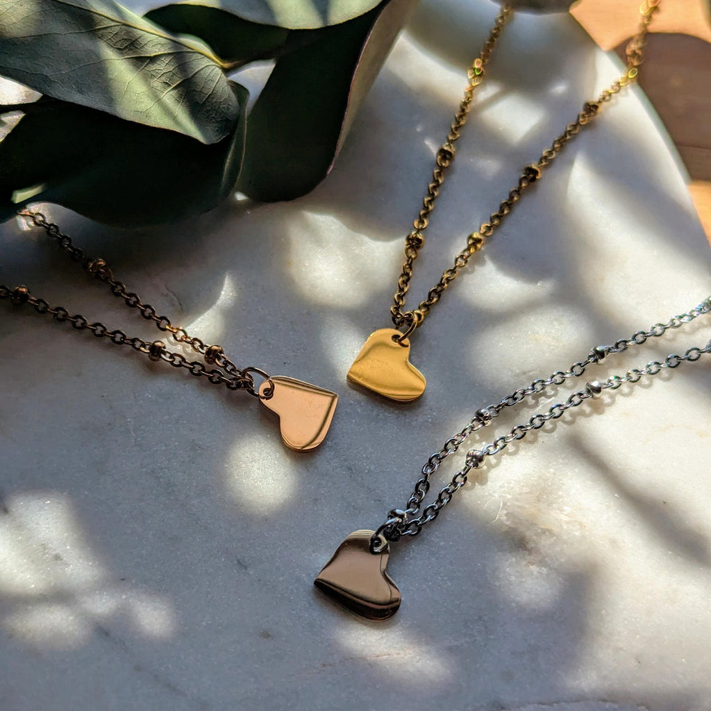 Satellitenkette mit Herzanhänger aus Edelstahl