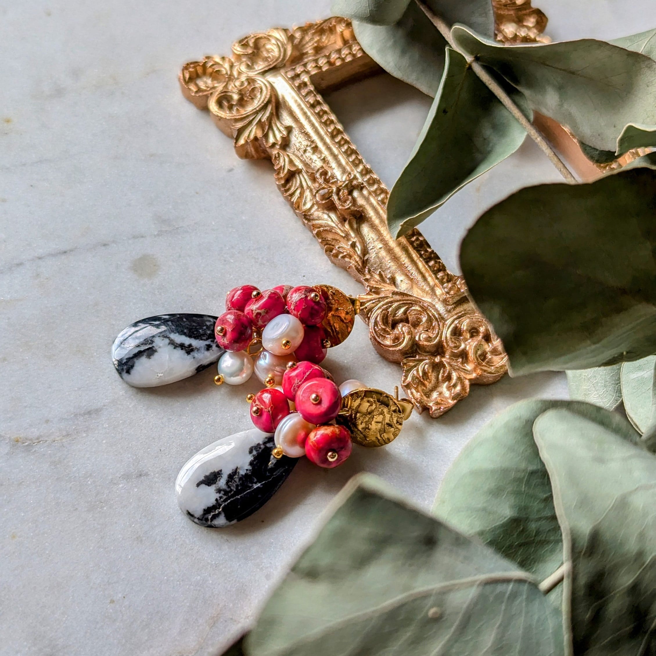 Boucles d'oreilles en turquoise Buffalo avec grappe de perles d'eau douce et de sédiments