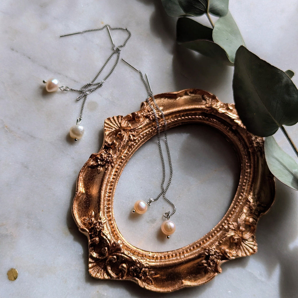 Fadenohrringe "Pearl Stream" – Süßwasserperlen & Edelstahl