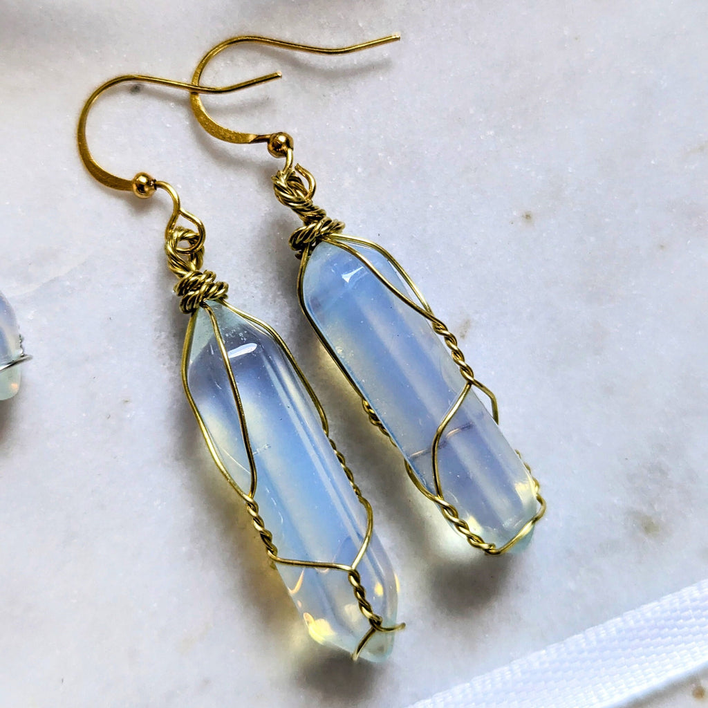 Ohrhänger "Opal Glow" – Opalglas Pendel & Edelstahl