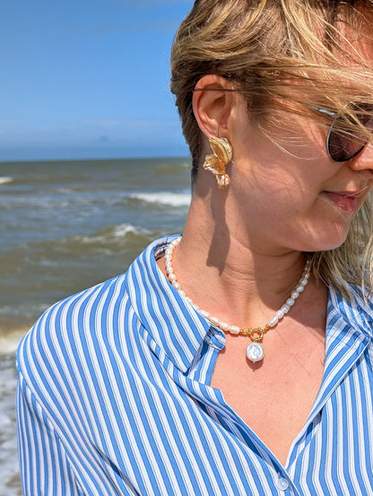 Short freshwater pearl necklace | Pearl choker with large baroque pearl | Freshwater pearl necklace