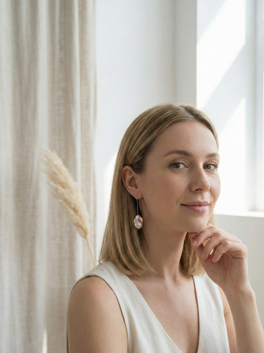 Rosewood Key - Barockperlen Ohrhänger mit Schlüsselloch Detail