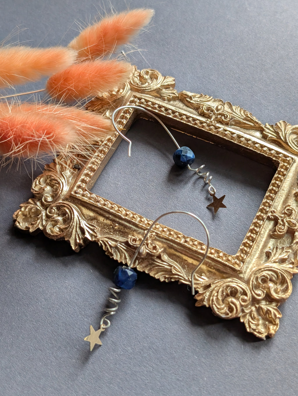 Ohrhänger Polaris - Silber & Gold mit Sternen und Tigerauge