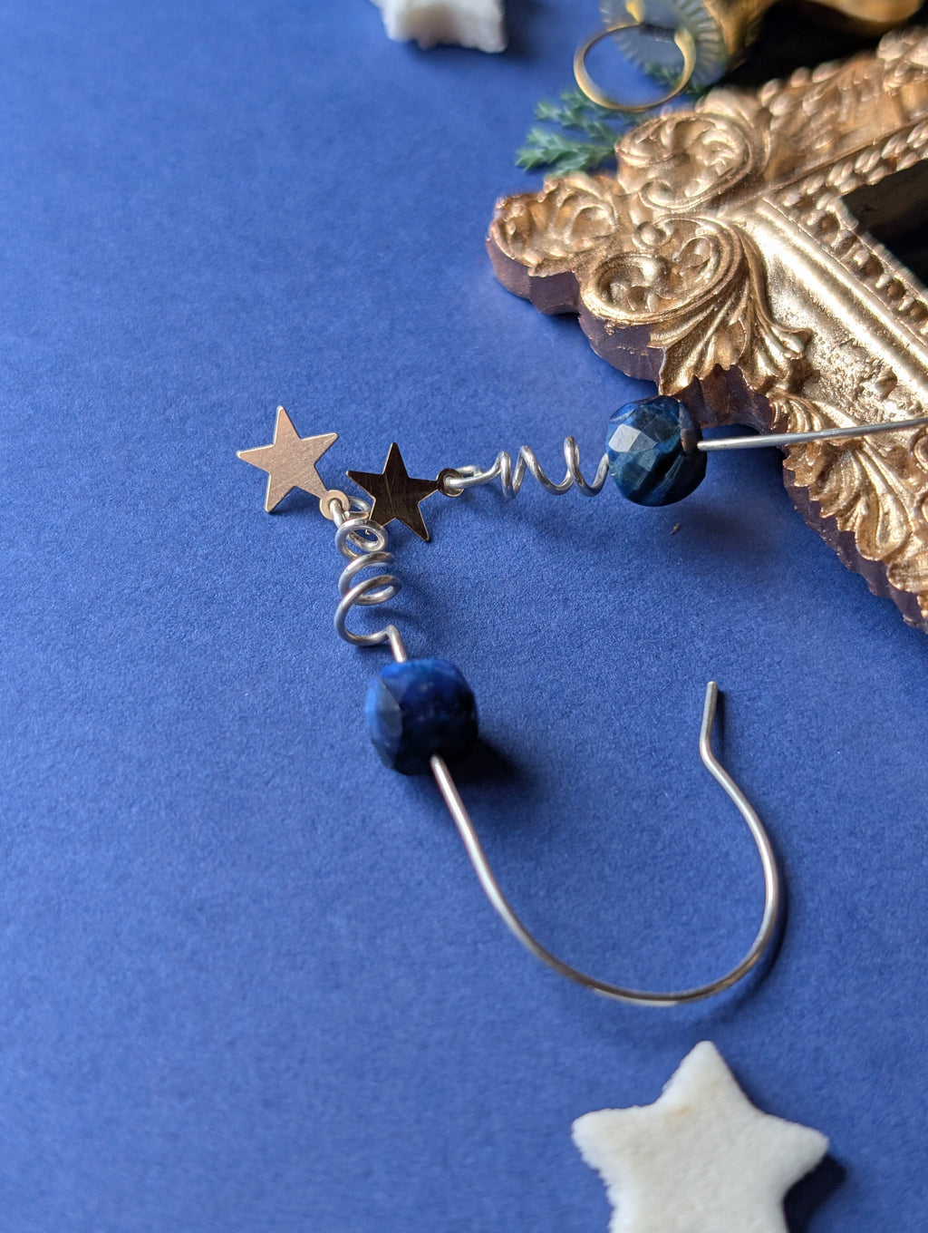 Ohrhänger Polaris - Silber & Gold mit Sternen und Tigerauge