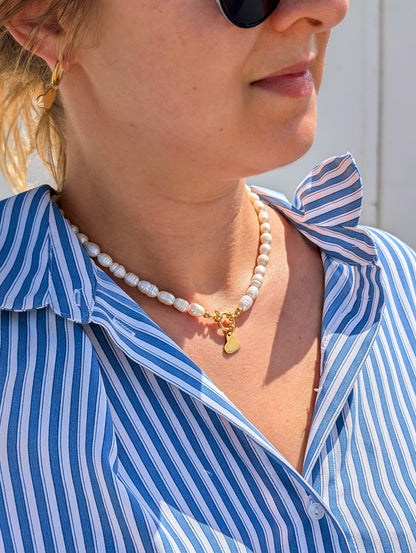 Short freshwater pearl necklace | Pearl choker with large baroque pearl | Freshwater pearl necklace