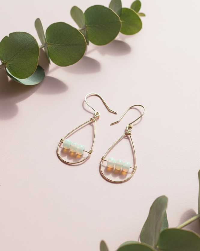 Opaline Tears - Tropfenförmige Ohrhänger mit Feueropal Perlen