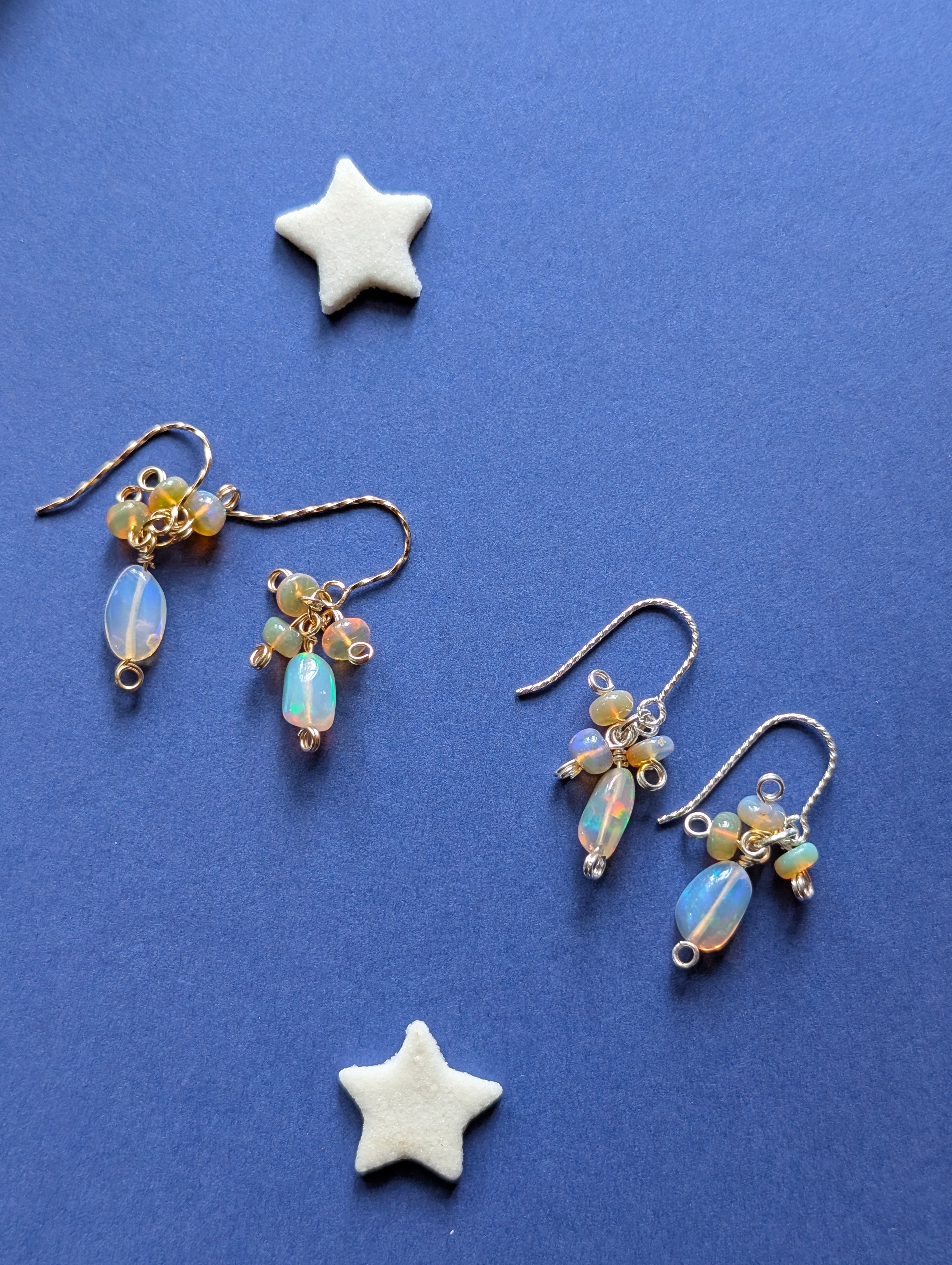 Northern Fire Lights - zarte Ohrhänger mit verschiedenen Feueropalen