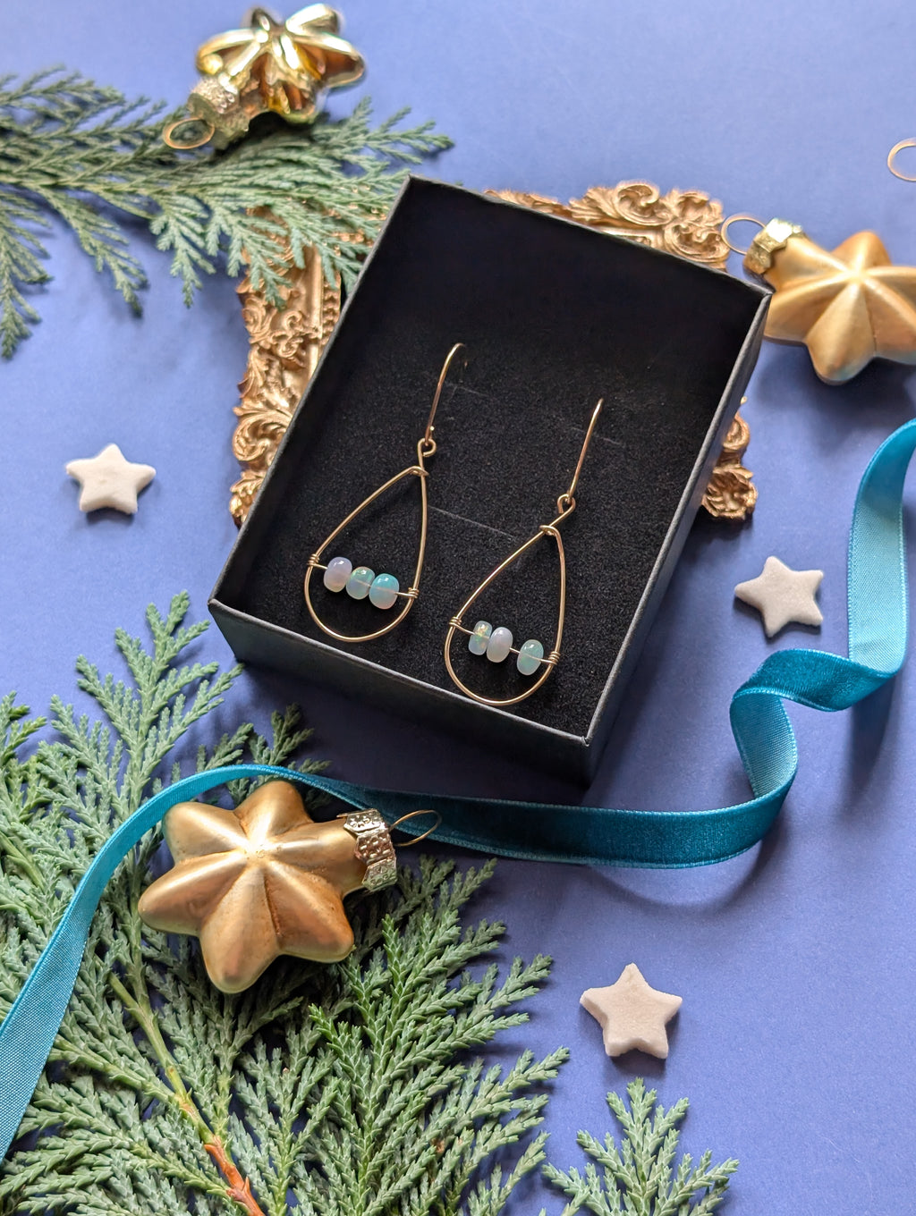 Opaline Tears - Tropfenförmige Ohrhänger mit Feueropal Perlen