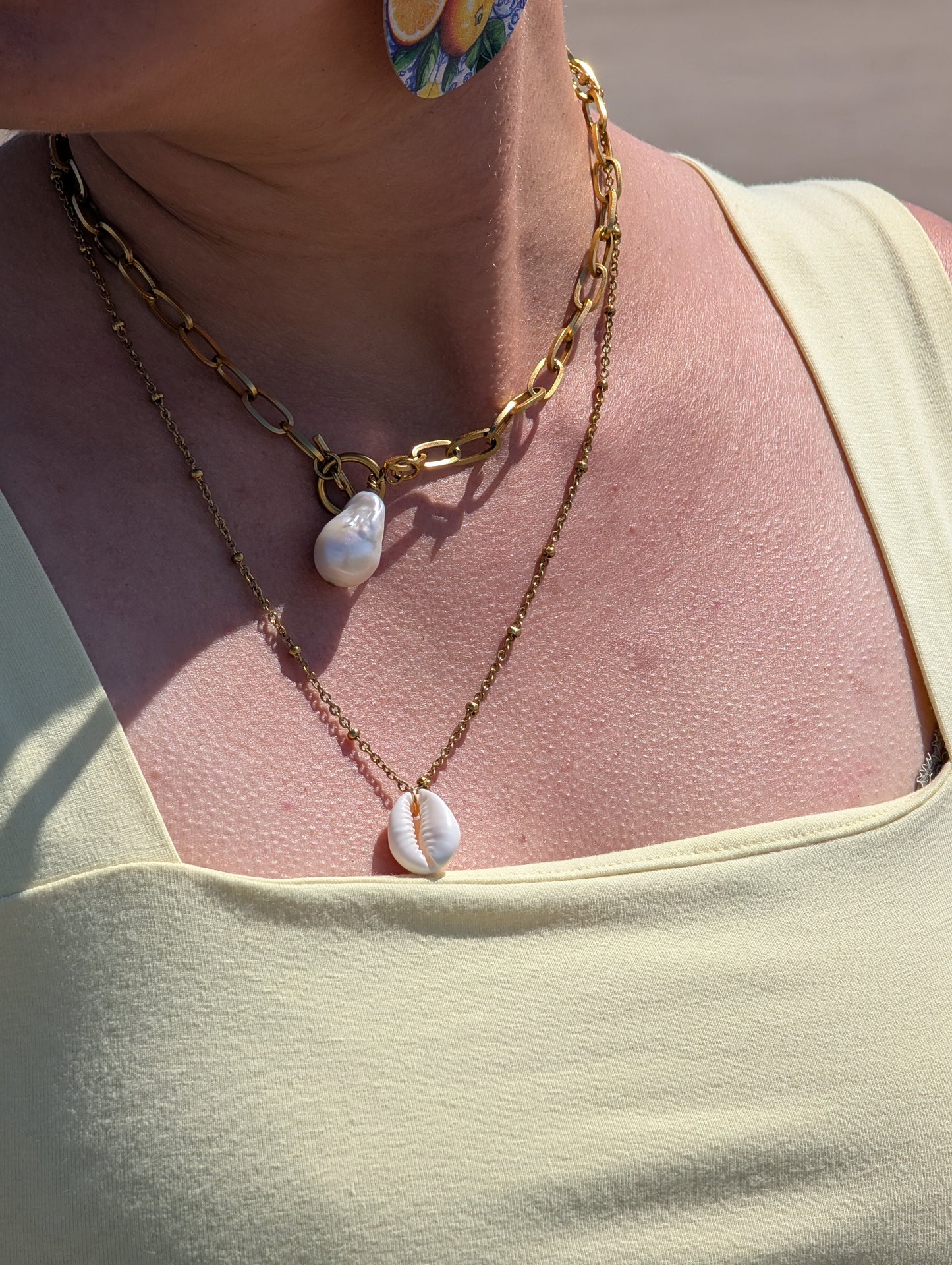 Anchor chain with toggle clasp and baroque pearl