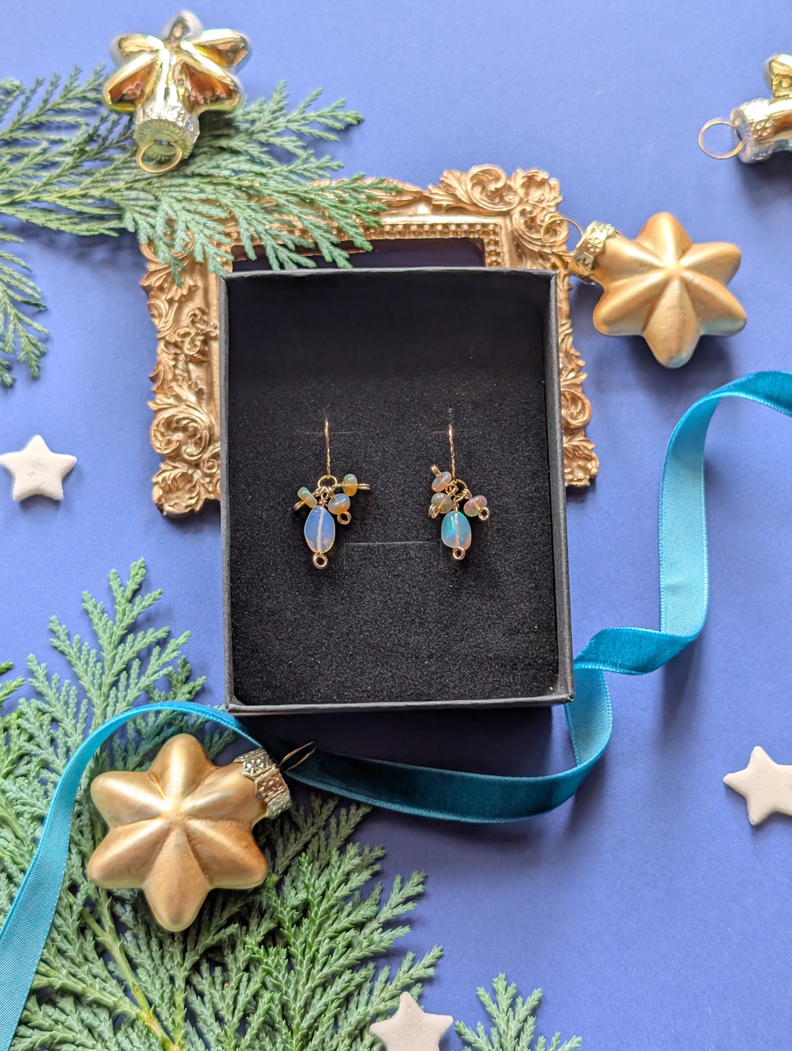 Northern Fire Lights - zarte Ohrhänger mit verschiedenen Feueropalen