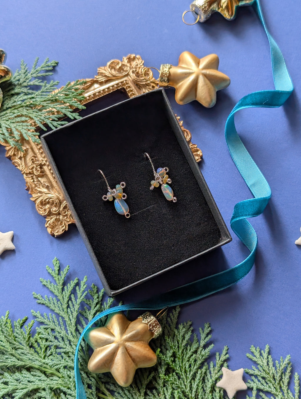 Northern Fire Lights - zarte Ohrhänger mit verschiedenen Feueropalen