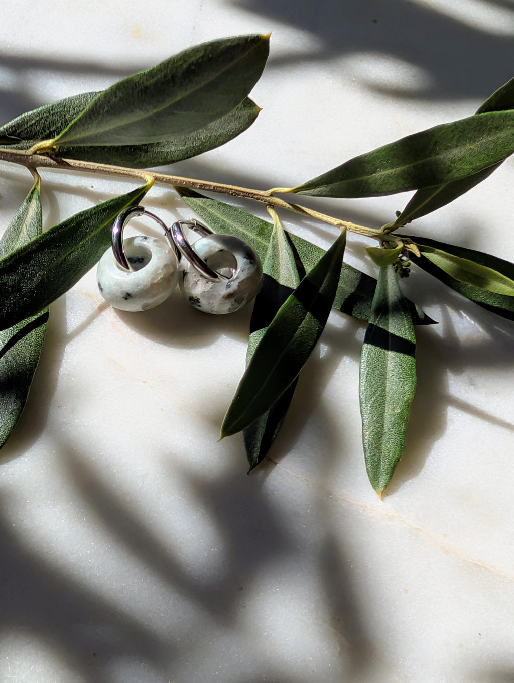 Creolen mit Edelstein Loop - Sesam Jaspis