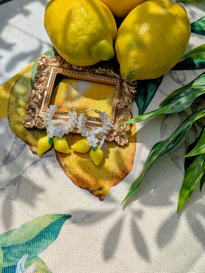 Creole di Limone – Color Wraps Edelstahl-Creolen mit Zitronen und Blüten
