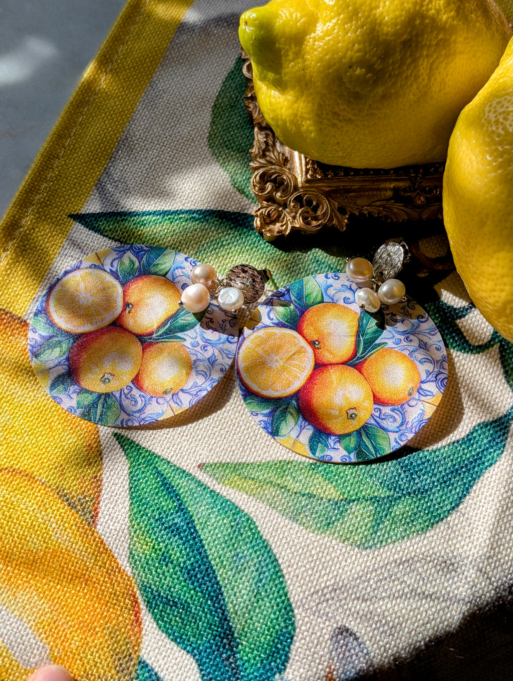 Luce di Amalfi – „Das Licht von Amalfi“ - Ohrringe aus Perlmutt mit Zitronenmuster
