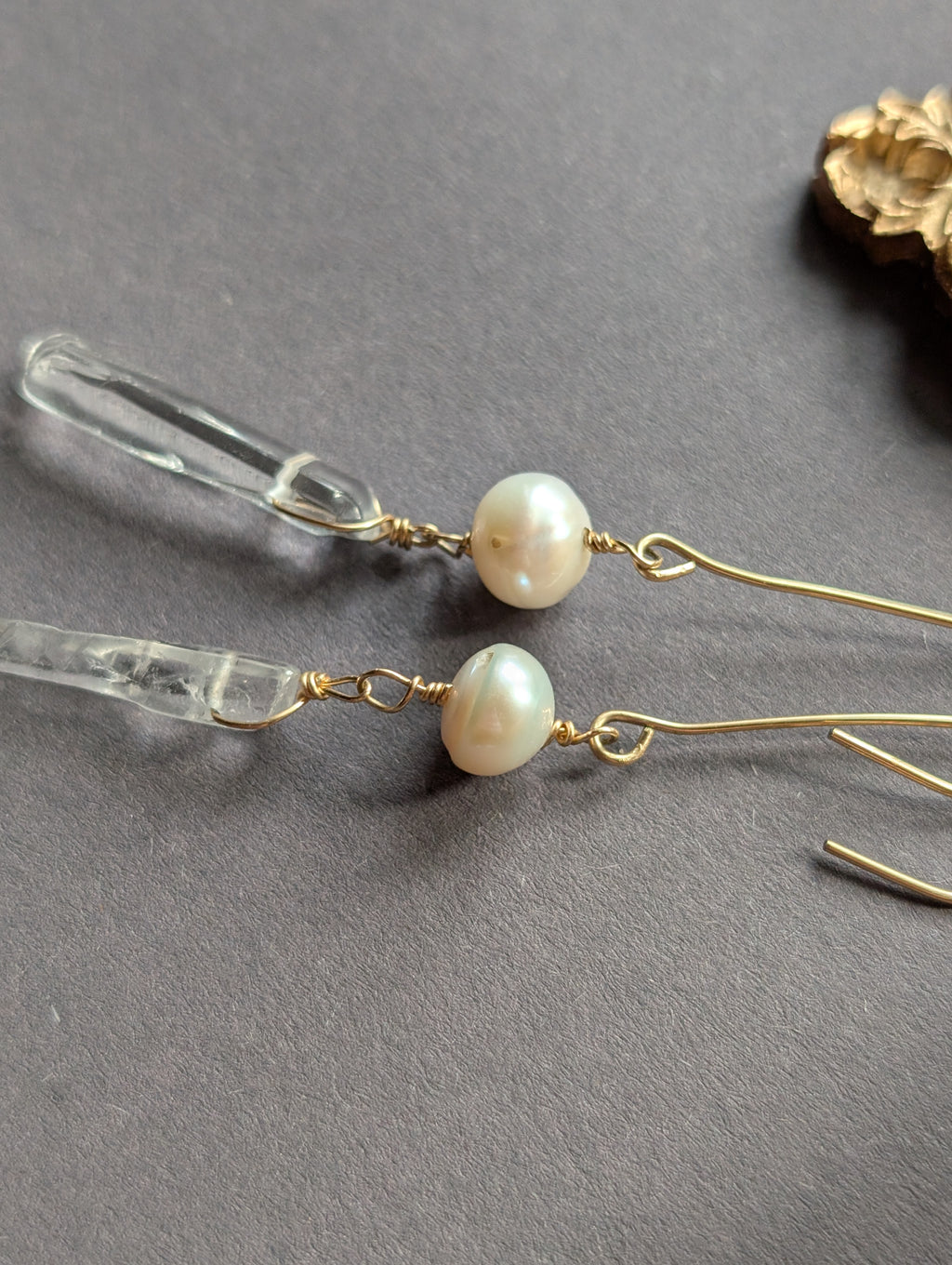 Istapp Pearl - Ohrhänger mit Quarz und  Perle