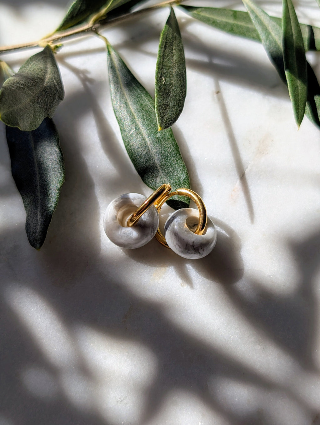 Creolen mit Edelstein Loop - Howlith