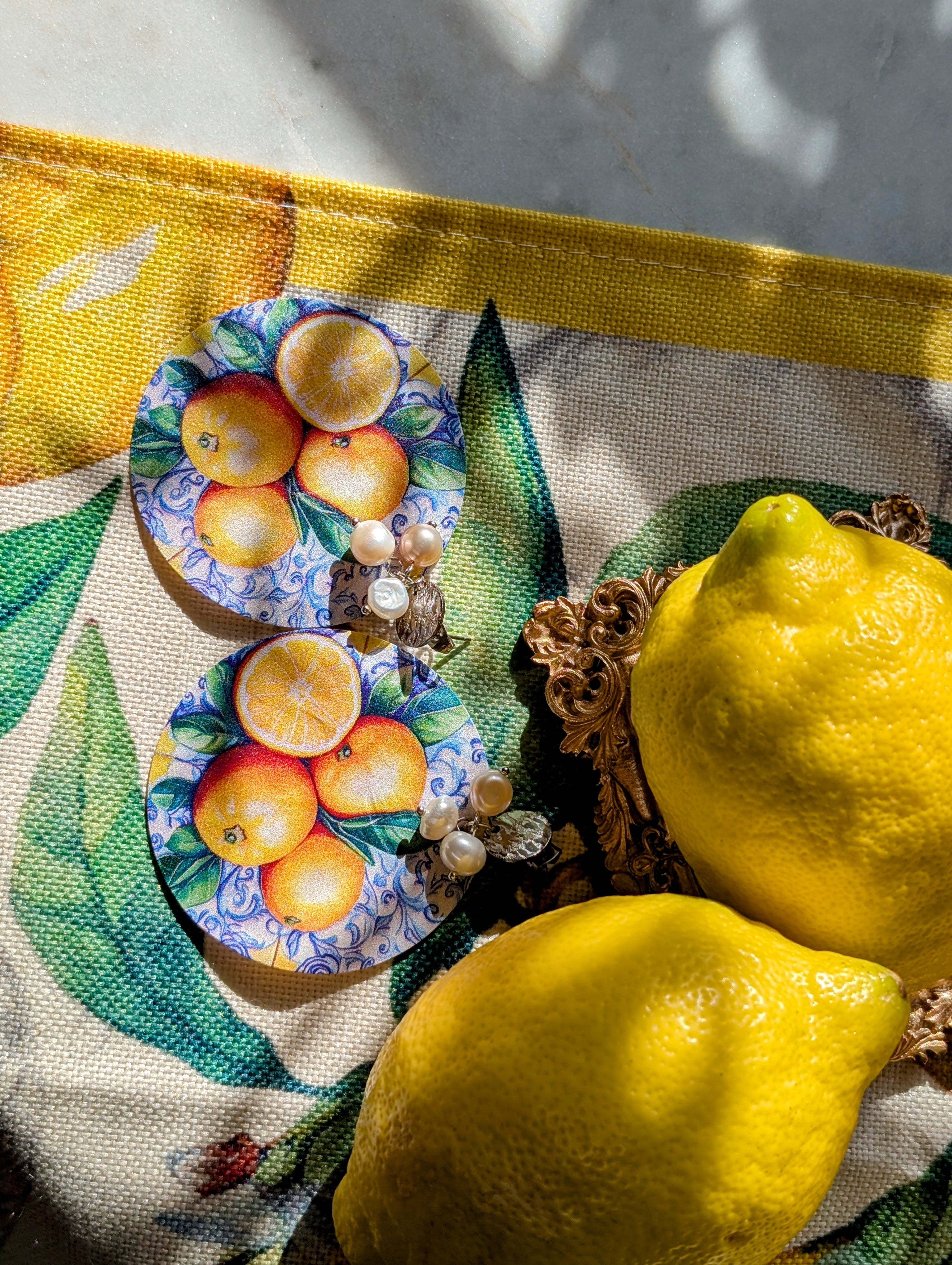 Luce di Amalfi – „Das Licht von Amalfi“ - Ohrringe aus Perlmutt mit Zitronenmuster