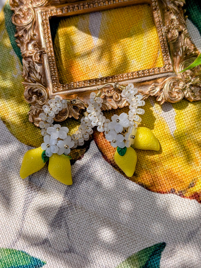 Creole di Limone – Color Wraps Edelstahl-Creolen mit Zitronen und Blüten
