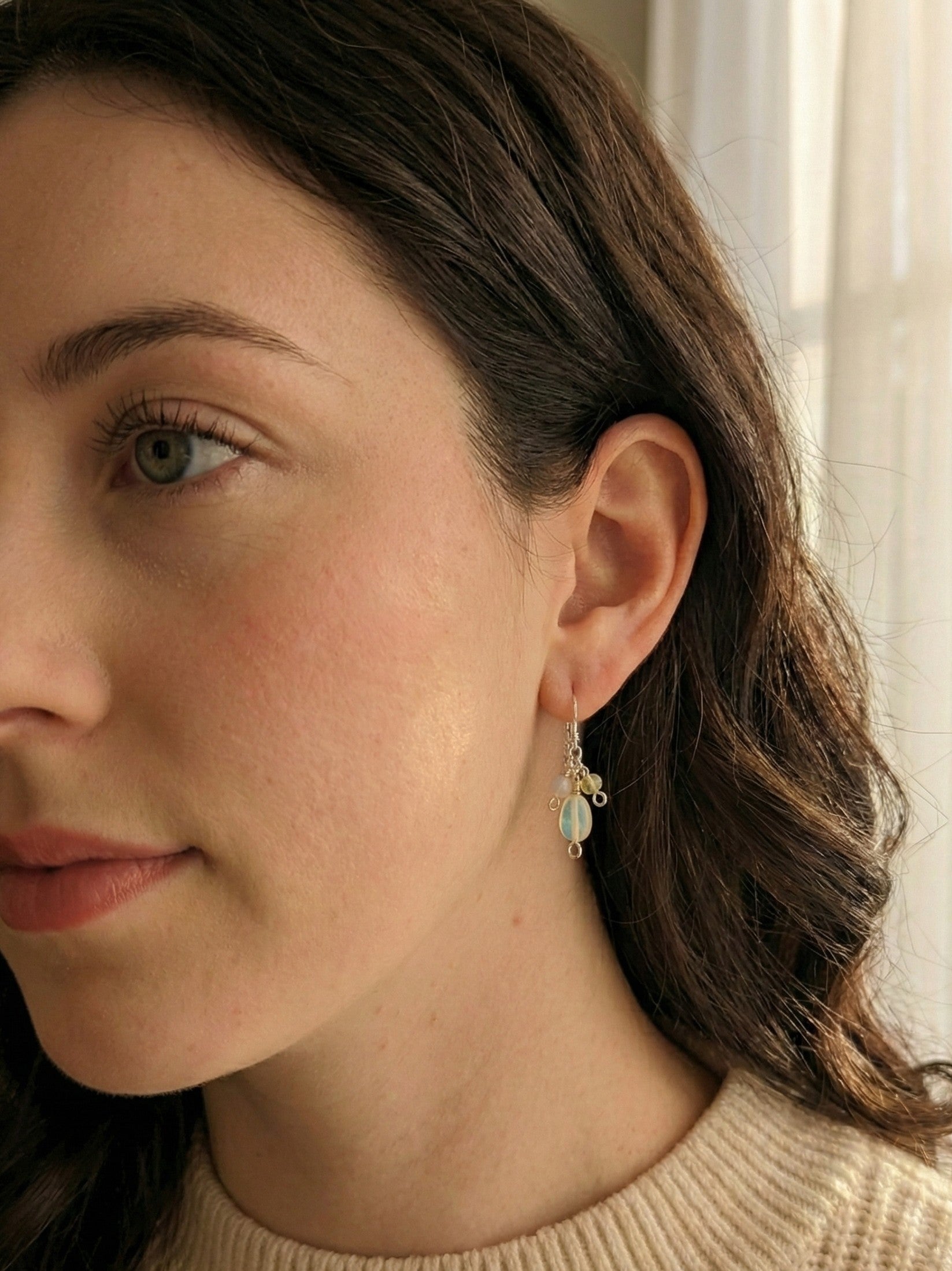 Northern Fire Lights - zarte Ohrhänger mit verschiedenen Feueropalen