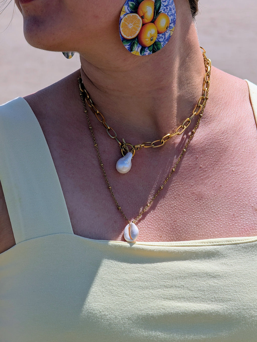 Anchor chain with toggle clasp and baroque pearl