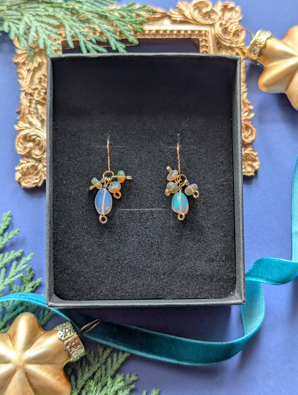 Northern Fire Lights - zarte Ohrhänger mit verschiedenen Feueropalen