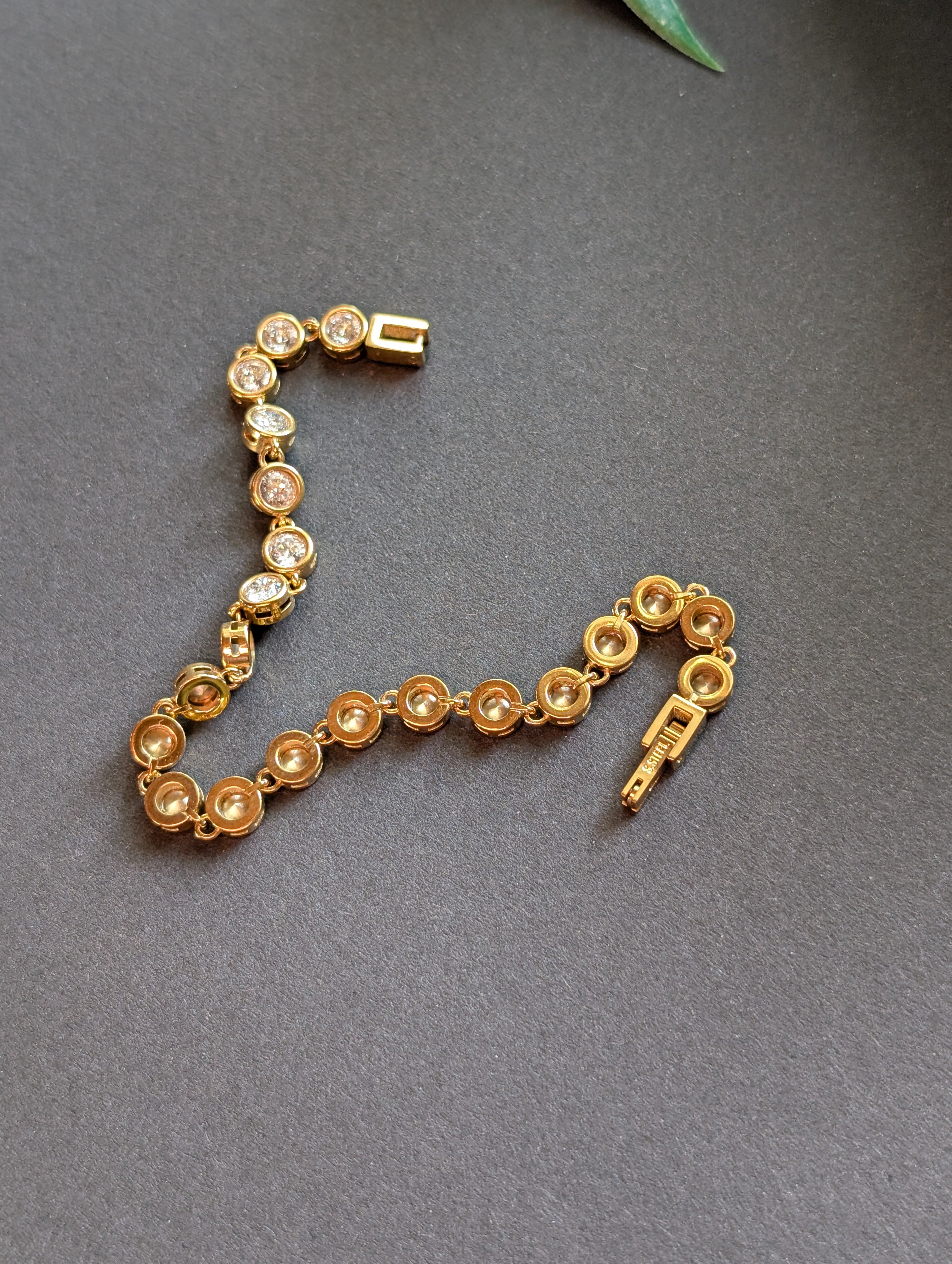 Tennisarmband "Match-Point" - Tennisarmband aus Edelstahl und Zirkonia