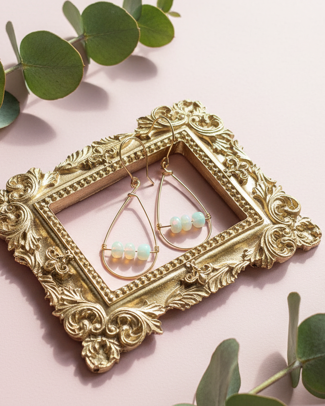 Opaline Tears - Tropfenförmige Ohrhänger mit Feueropal Perlen