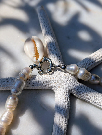 Short freshwater pearl necklace | Pearl choker with large baroque pearl | Freshwater pearl necklace