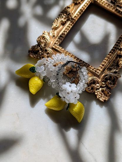 Creole di Limone – Color Wraps Edelstahl-Creolen mit Zitronen und Blüten
