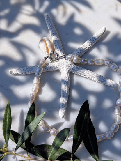 Short freshwater pearl necklace | Pearl choker with large baroque pearl | Freshwater pearl necklace