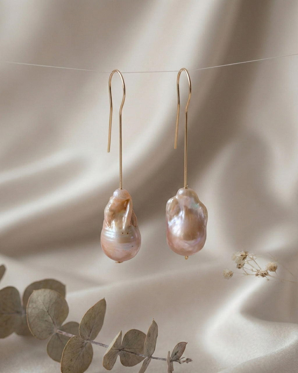 Rosewood Key - Barockperlen Ohrhänger mit Schlüsselloch Detail