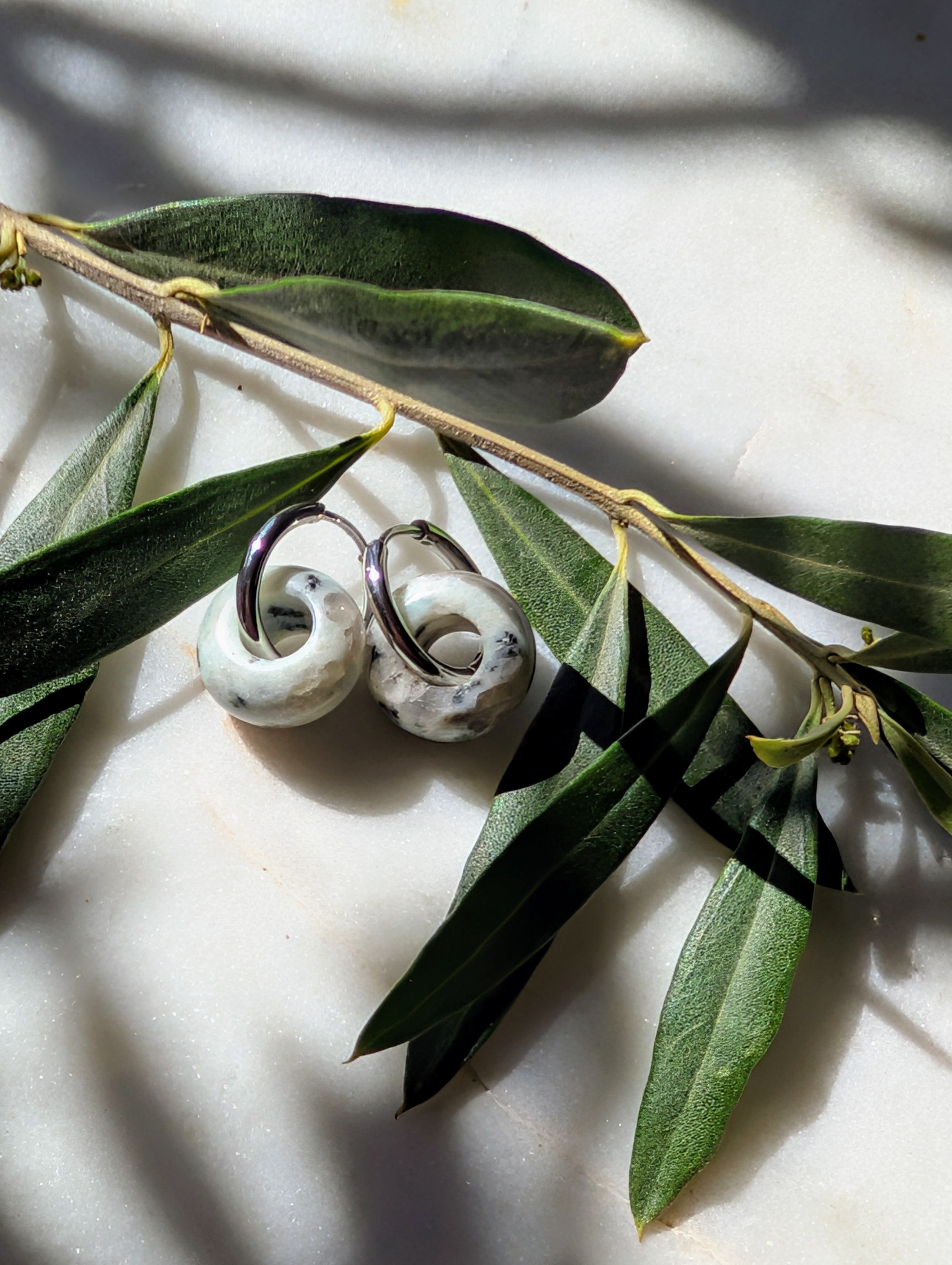 Creolen mit Edelstein Loop - Sesam Jaspis