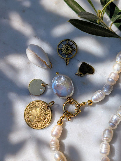 Short freshwater pearl necklace | Pearl choker with large baroque pearl | Freshwater pearl necklace