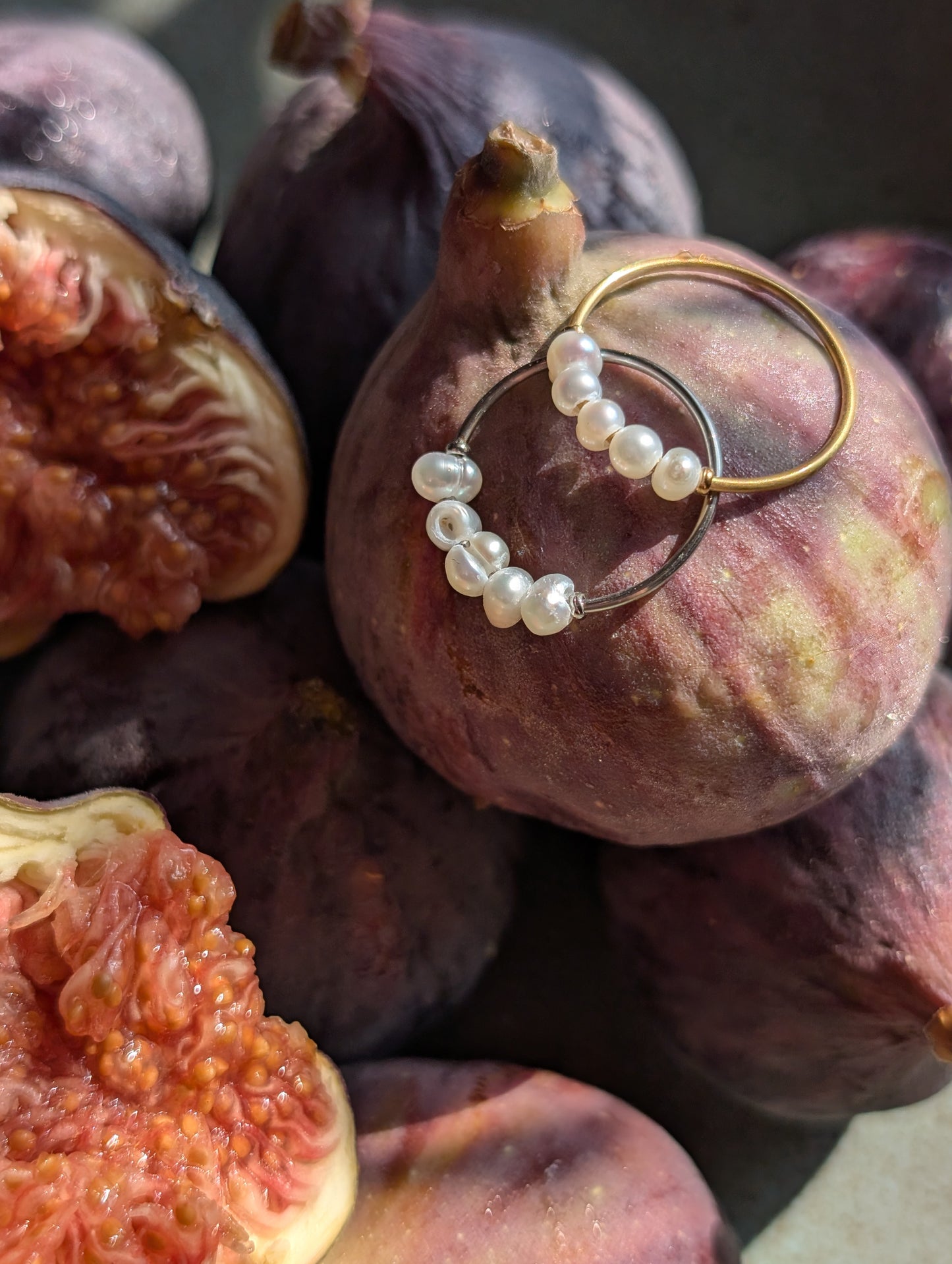 Bague perle "Sweetpea" - Bague délicate en acier inoxydable avec petites perles d'eau douce