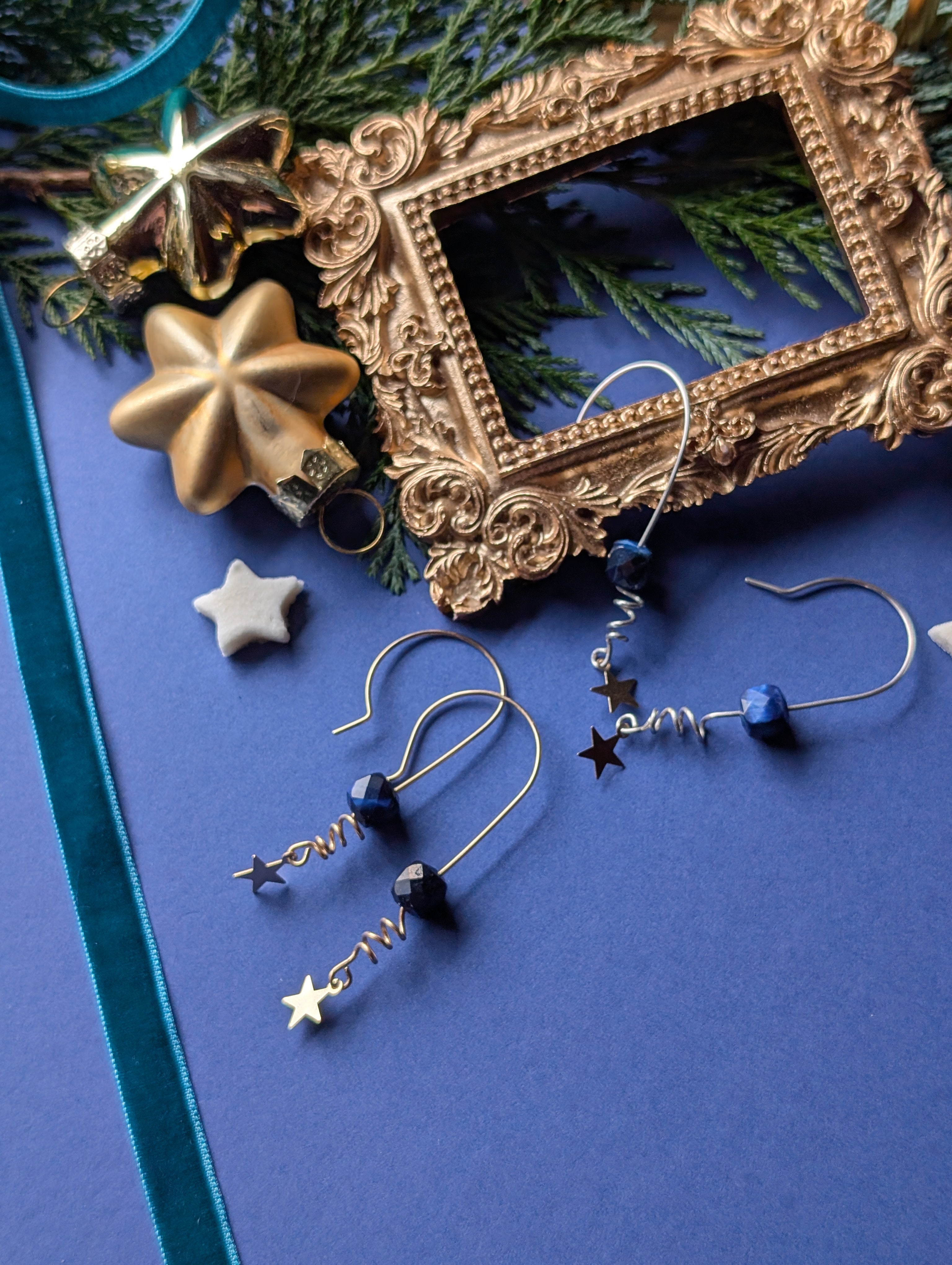 Ohrhänger Polaris - Silber & Gold mit Sternen und Tigerauge