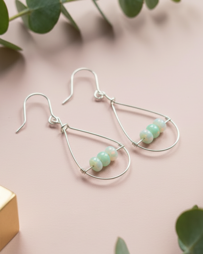 Opaline Tears - Tropfenförmige Ohrhänger mit Feueropal Perlen