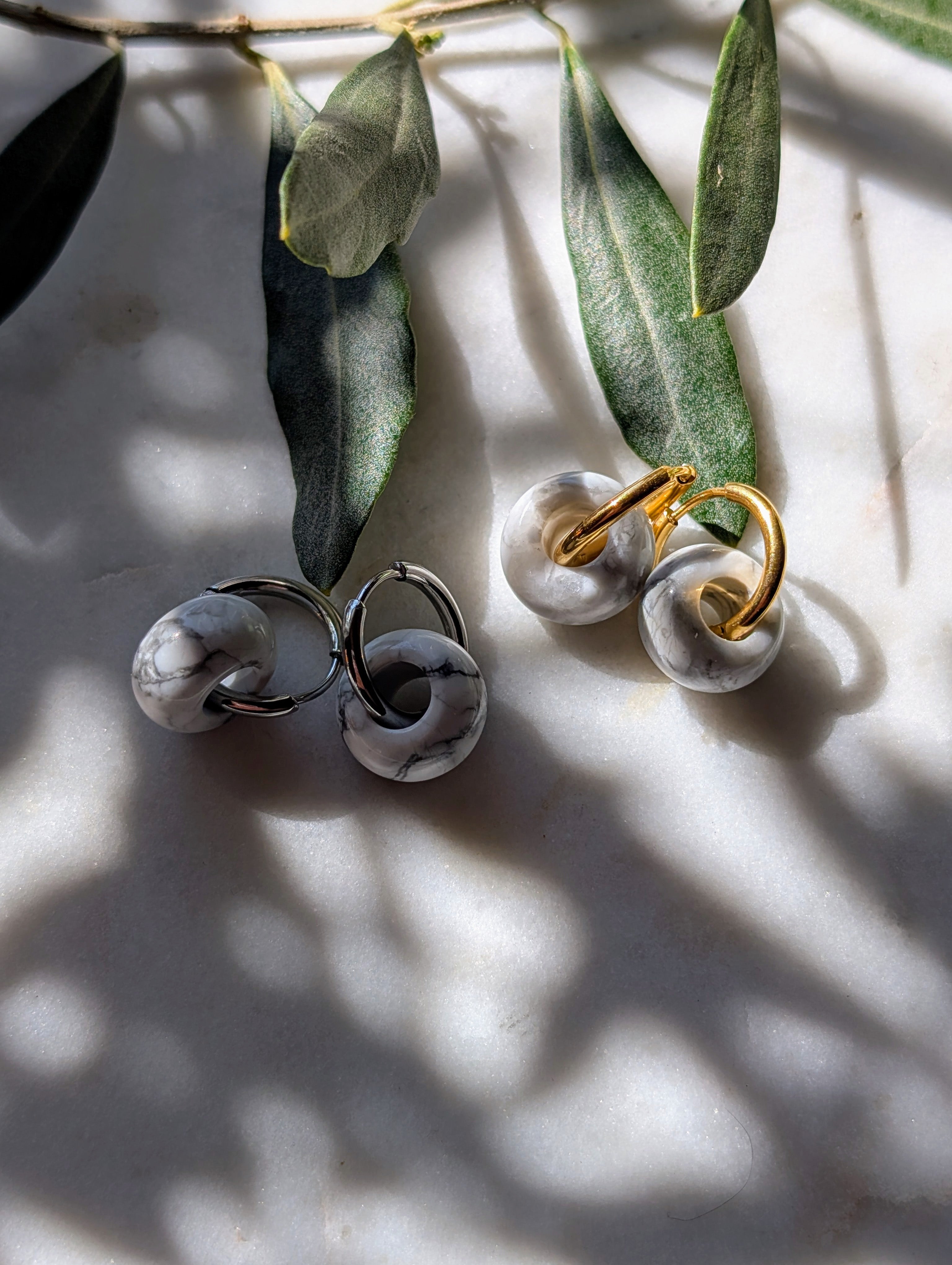 Creolen mit Edelstein Loop - Howlith