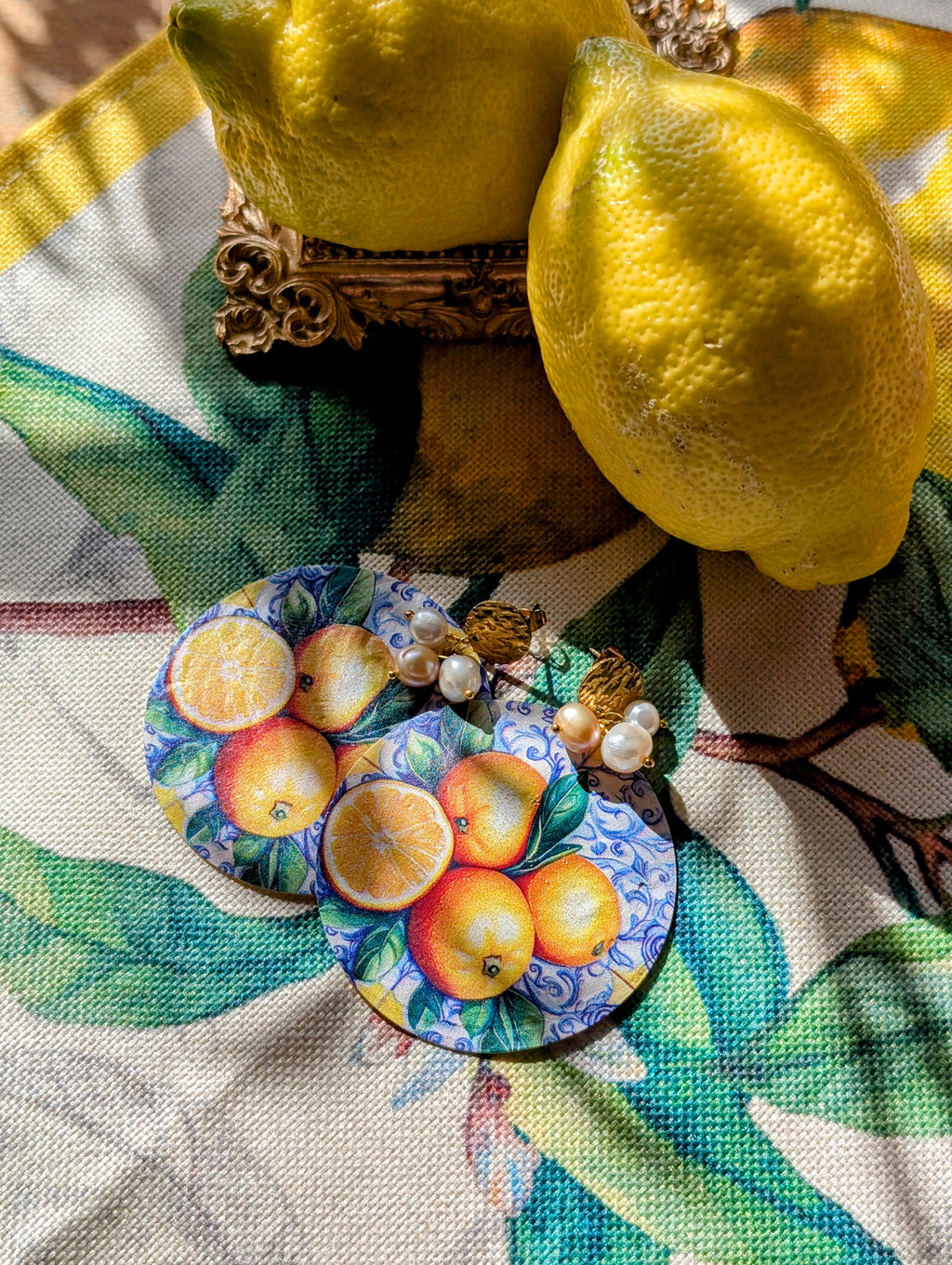 Luce di Amalfi – „Das Licht von Amalfi“ - Ohrringe aus Perlmutt mit Zitronenmuster