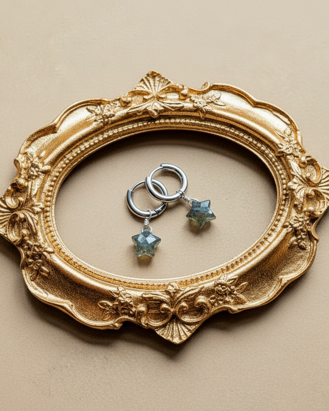 Teal Mini huggies - kleine Edelstahl Creolen mit Labradorit Sternen